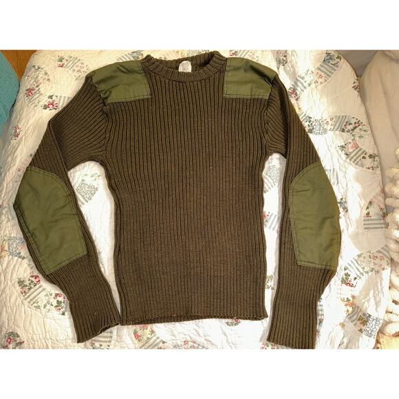 MILITARY OLIVE WOOL RIBBED SWEATER W/ SHOULDER & ELBOW PATCHES 44 - Picture 1 of 6